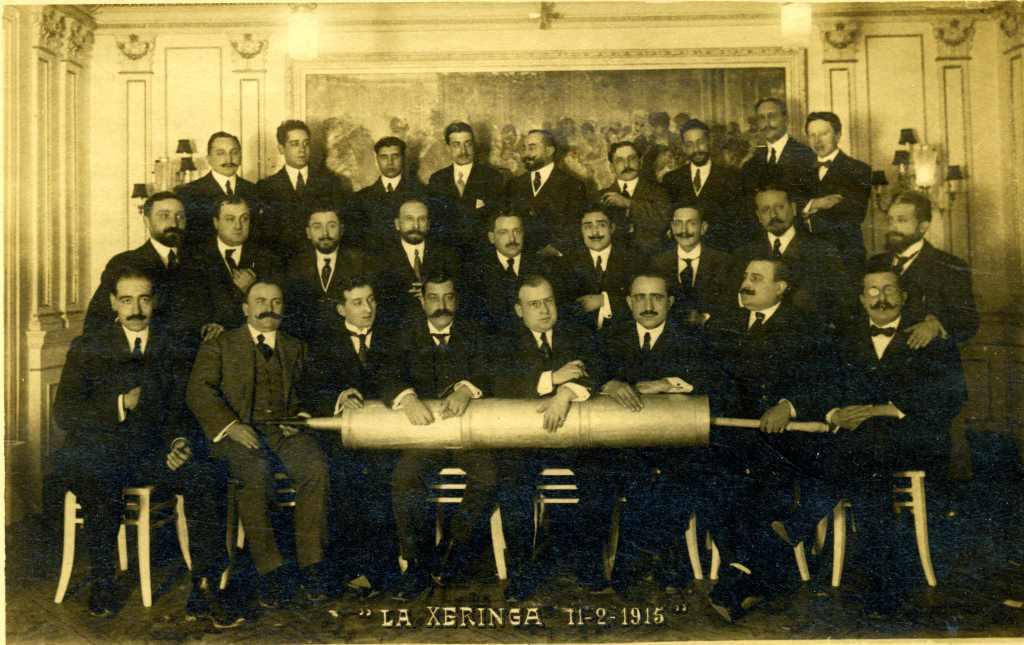 Membres de l'associació humorística de metges “la Xeringa”, es reunien anualment aquesta correspon a 1915.