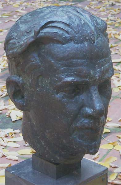 Bust del Dr. Joaquim Trias i Pujol